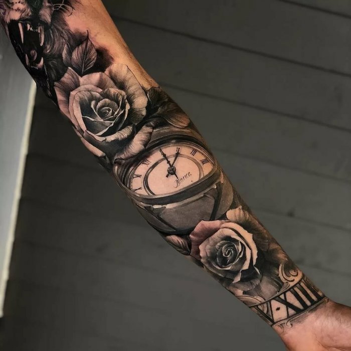 Тату нож на предплечье