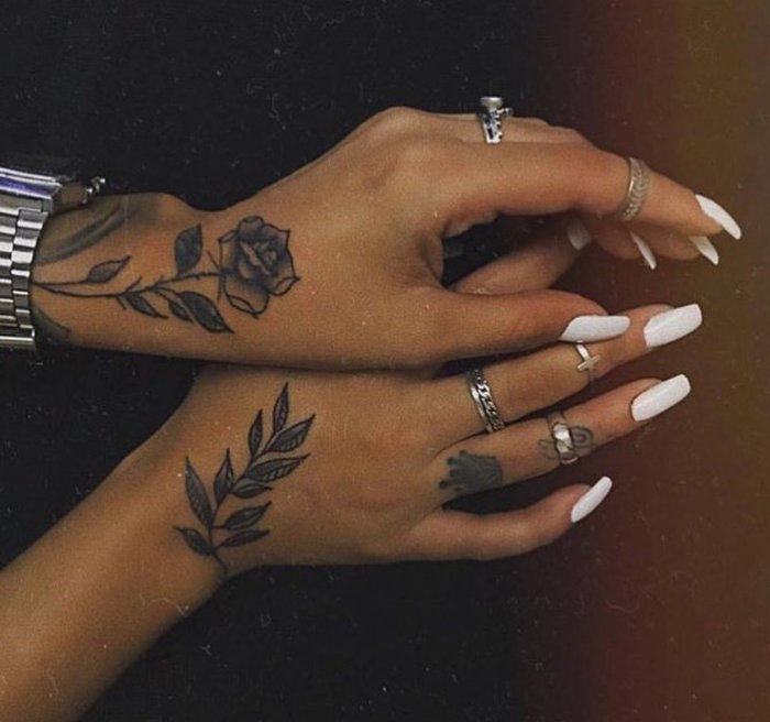 Тату на запястье для девушек