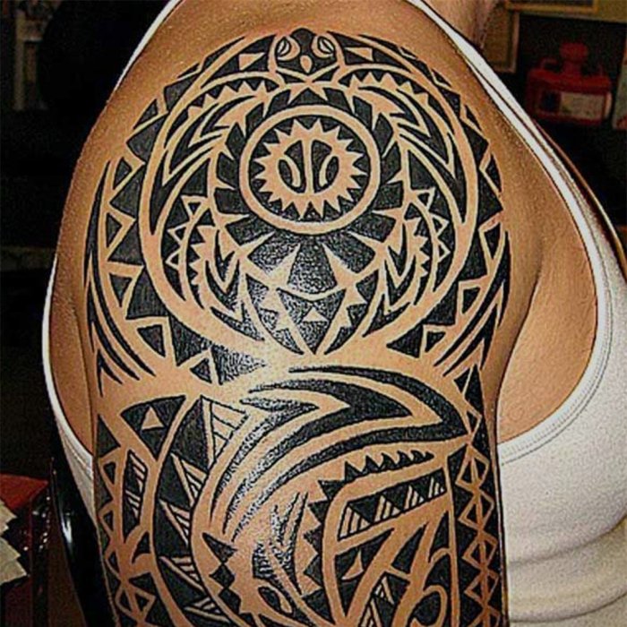 Тату на плече мужские