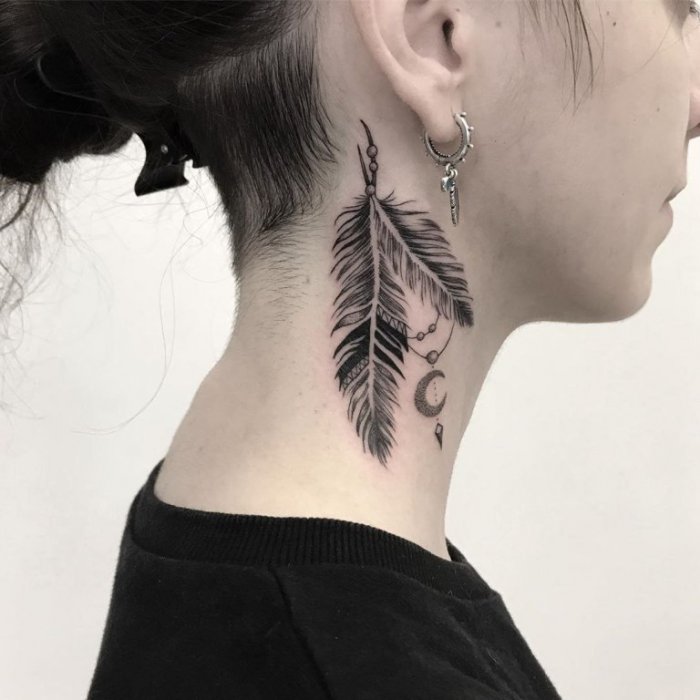 Татуировки для девушек YF шее