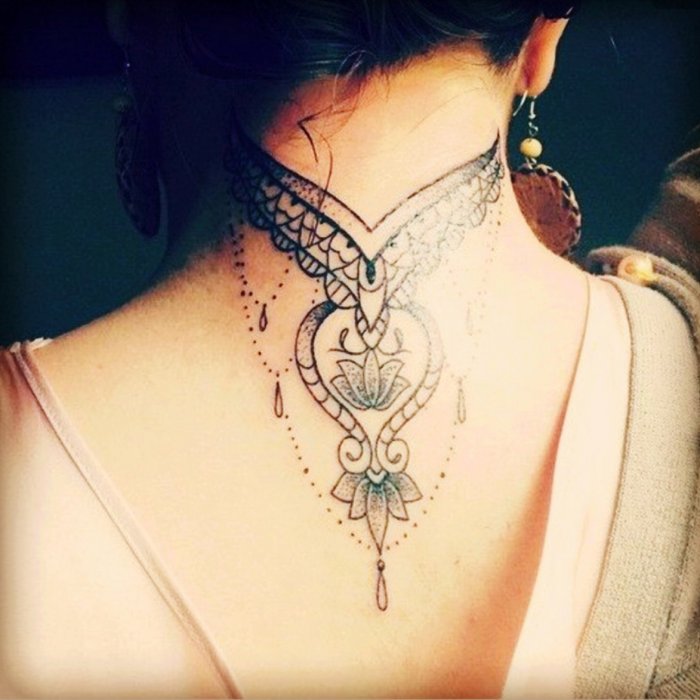 Красивые женские тату на шее
