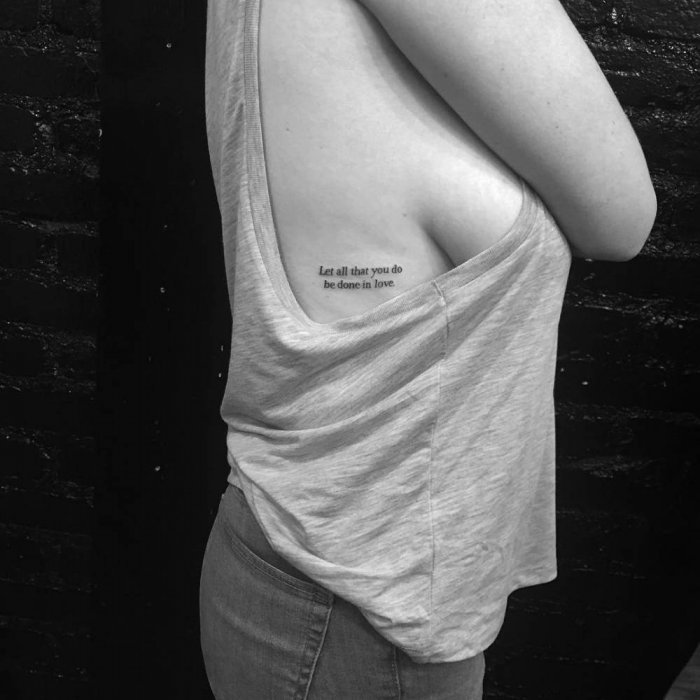 Красивые женские тату на ребрах