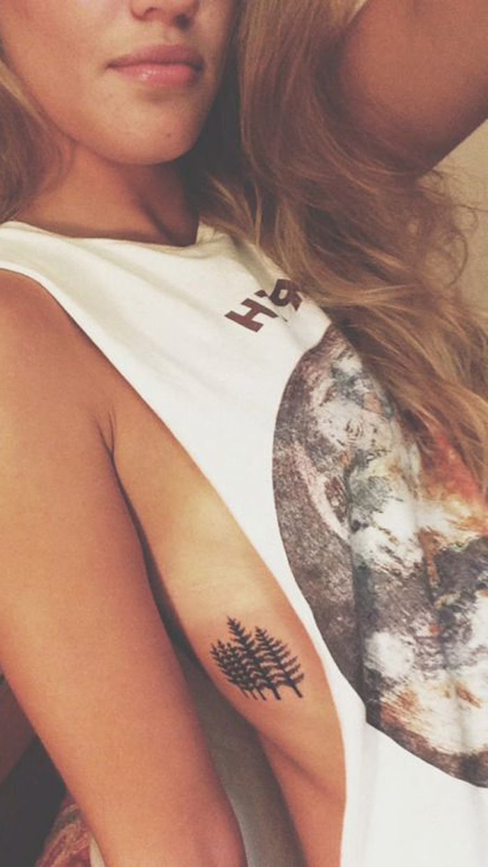 Красивые маленькие тату на ребрах