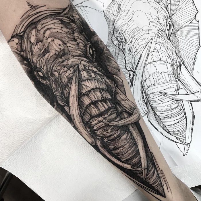 Тату на предплечье черно белые