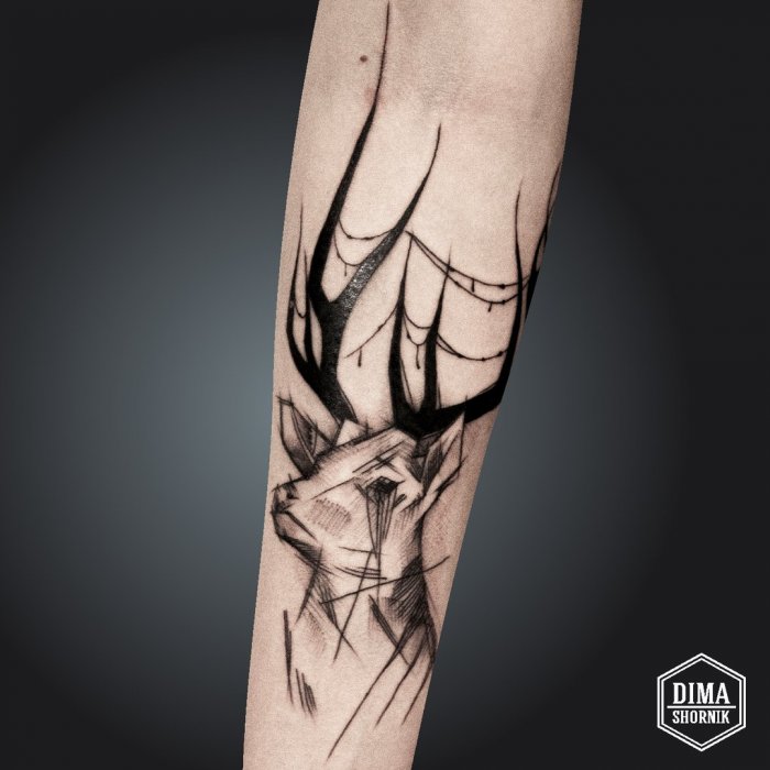Тату в стиле скетч на предплечье