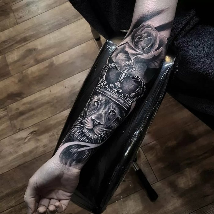 Оригинальные тату для мужчин на руке