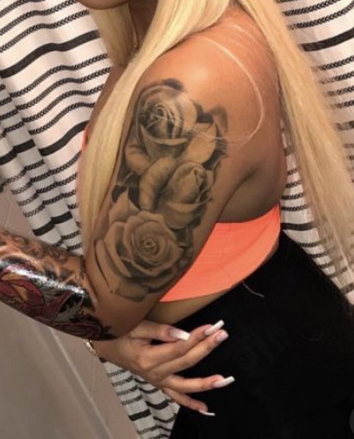 Тату на плече женские