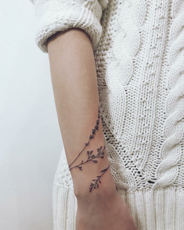 Татуировки для девушек на запястье