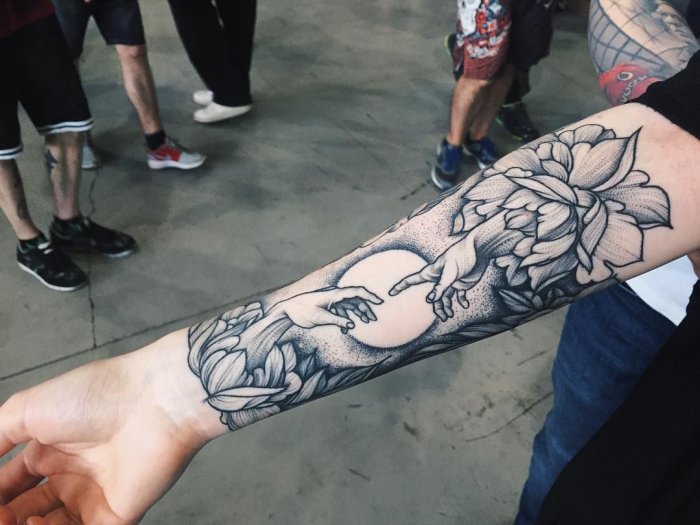 Тату на плече мужские биомеханика эскизы