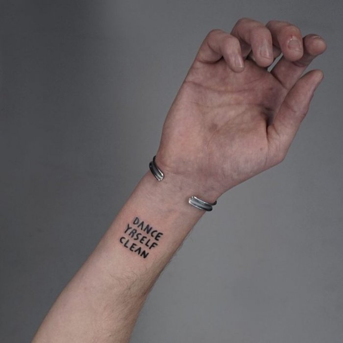 Татухи на руку мужские маленькие