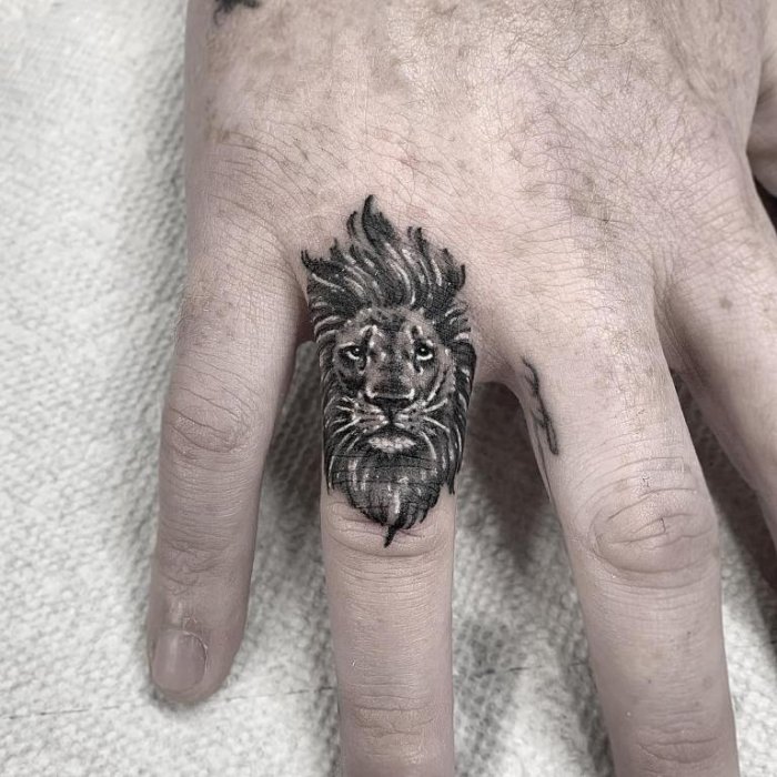 Небольшие тату на руку для мужчин