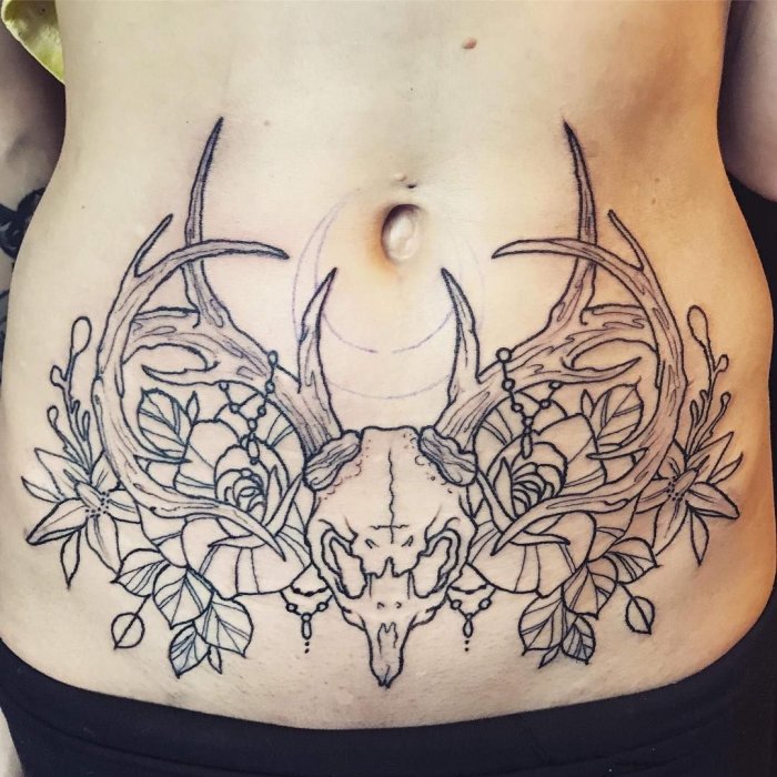 Красивые мужские тату на животе