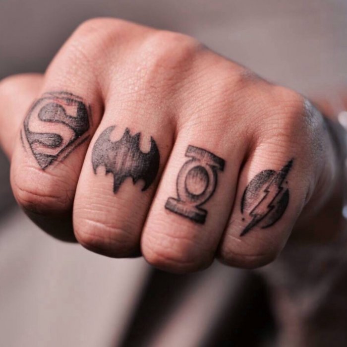 Тату на пальцах рук для мужчин