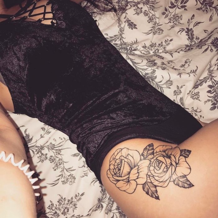 Тату на бедре женские