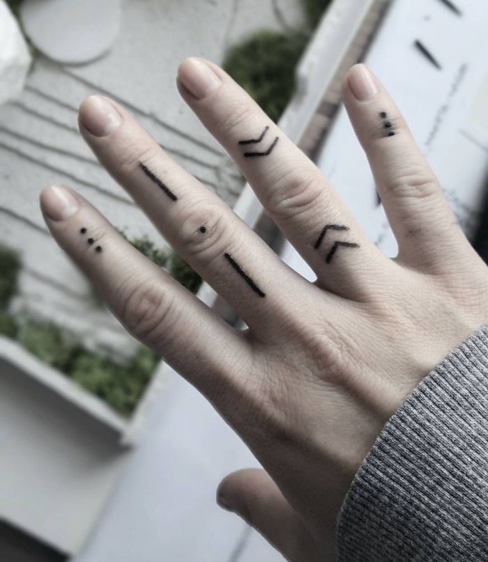 Тату на пальцах мужские