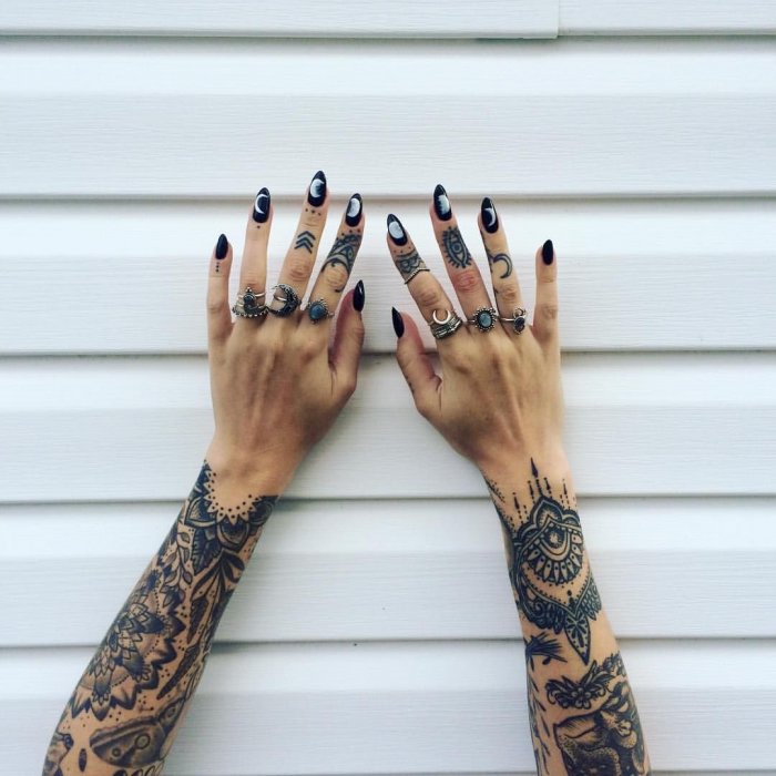 Тату на пальцах