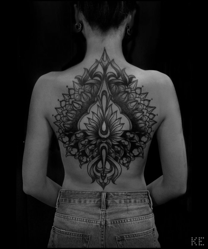 Красивые женские тату