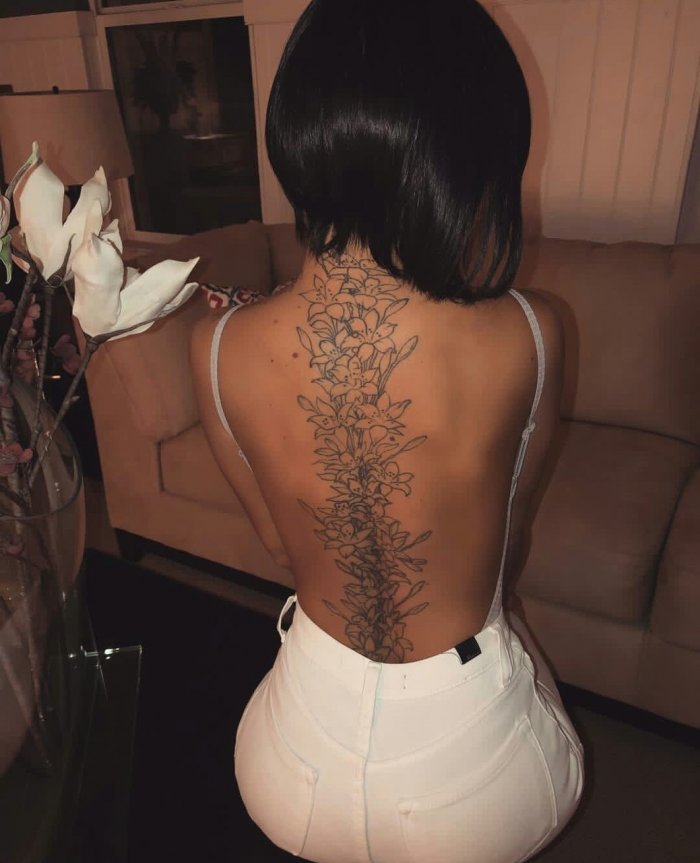 Тату на позвоночнике для девушек