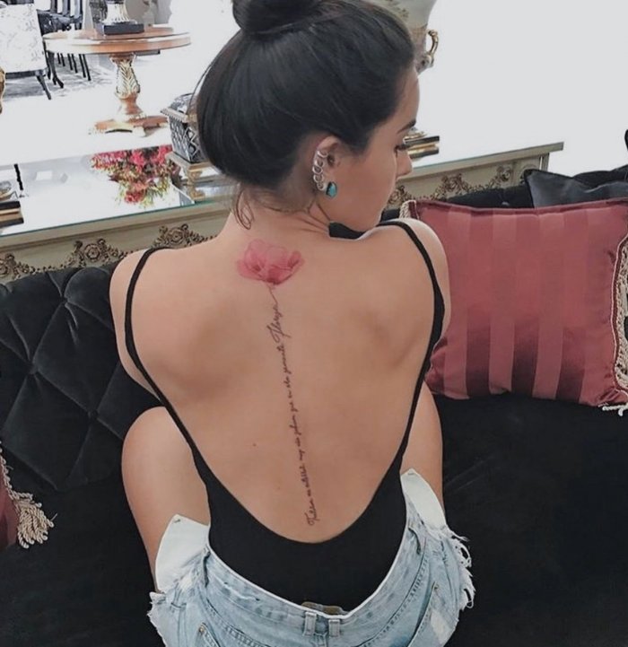 Тату на спине женские