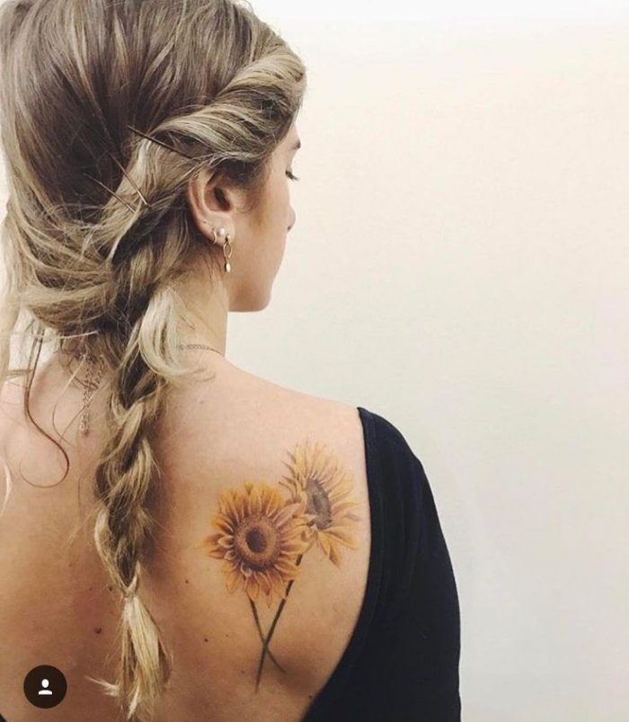 Красивые женские тату на лопатке