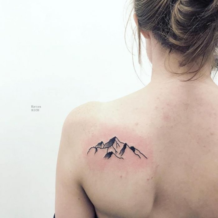Татуировки для девушек на лопатке