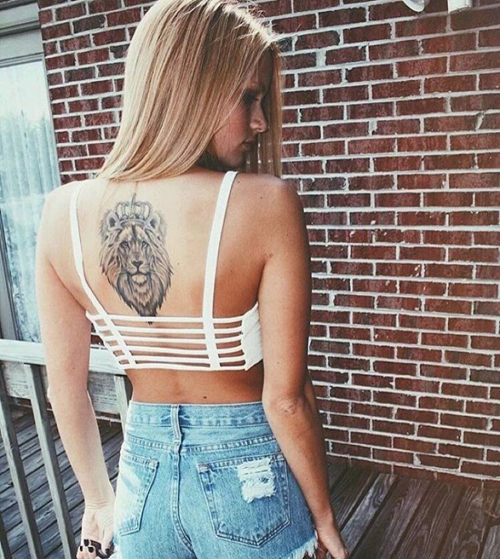 Красивые женские тату на лопатке