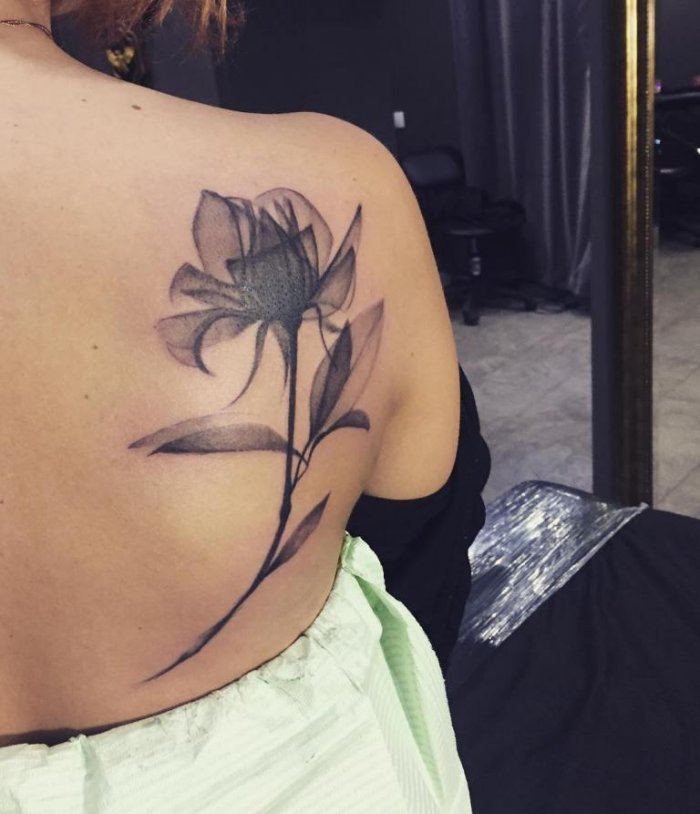 Тат на лопатке для девушек