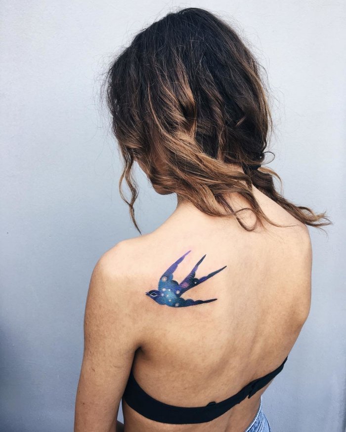 Тату на лопатке для девушек