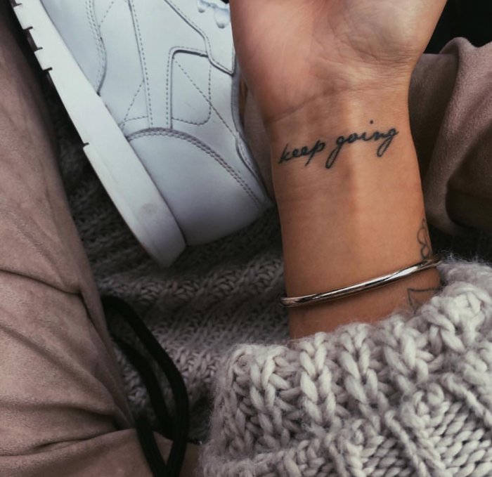 Тату надписи