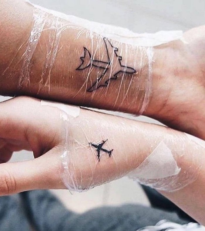 Маленькие тату на запястье для мужчин