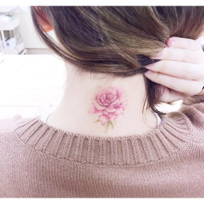 Красивые тату на шее для девушек