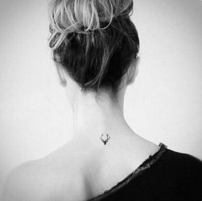 Маленькие тату на шее для девушек