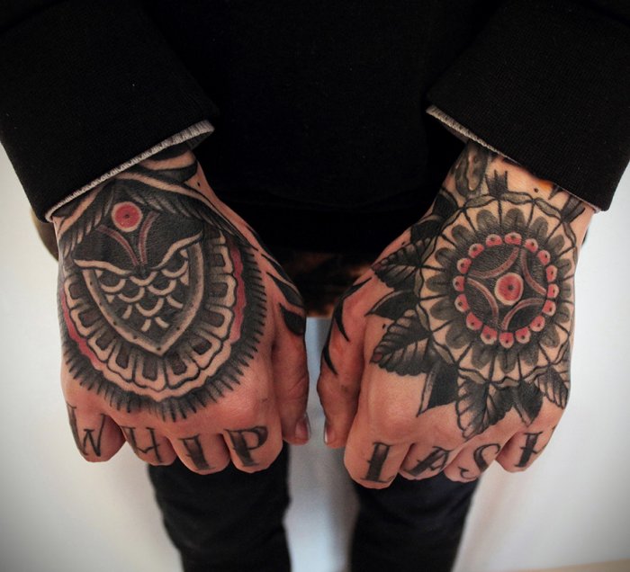 Тату на кисти руки