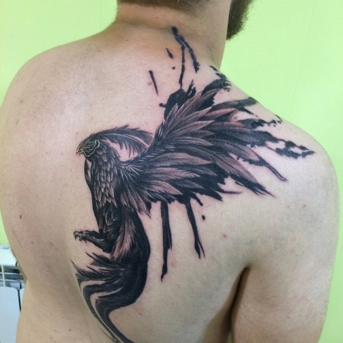 Тату на лопатке мужские
