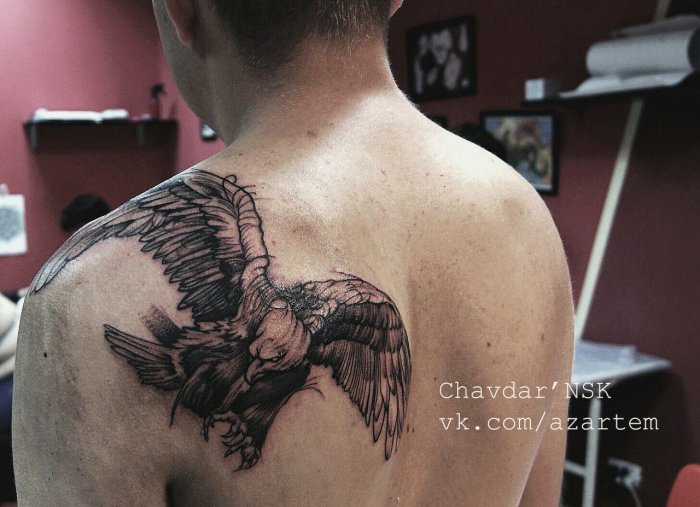 Красивые тату на лопатке мужские