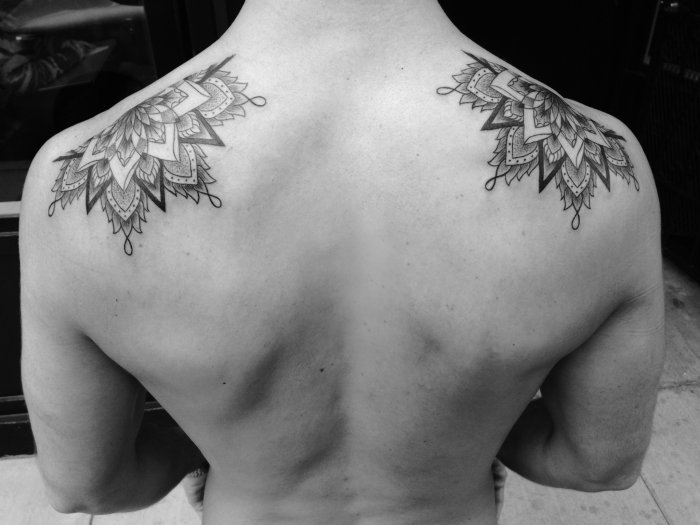 Тату на лопатке для мужчин