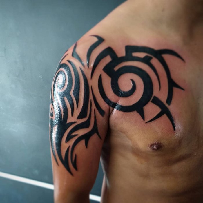 Красивые тату на плече мужские