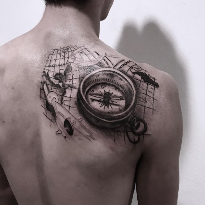 Тату на лопатке мужские