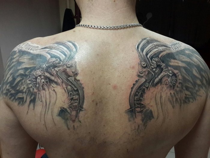 Красивые тату на лопатке мужские