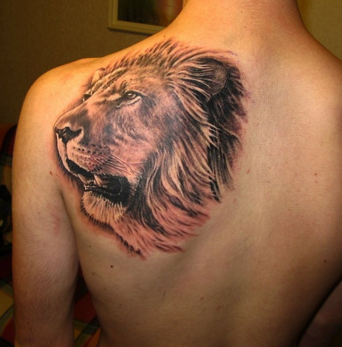 Тату на лопатке мужские