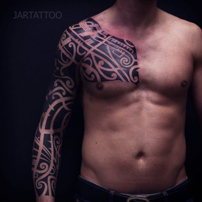 Тату в стиле биомеханика