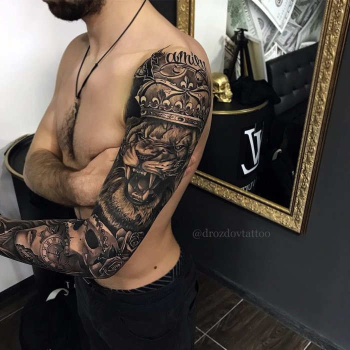 Красивые наколки для мужчин на плече