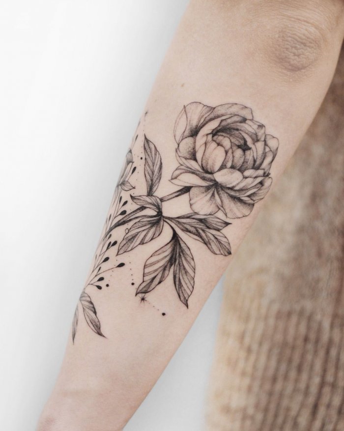 Тату на руке для девушек