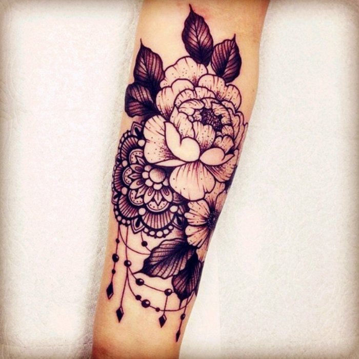 Тату цветы на руке