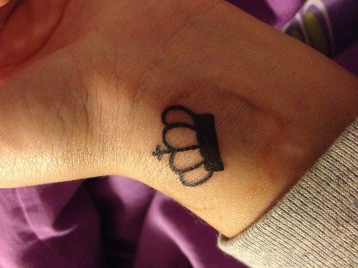 Маленькая тату на руке