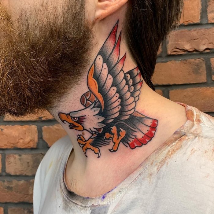 Красивые тату для мужчин на шее