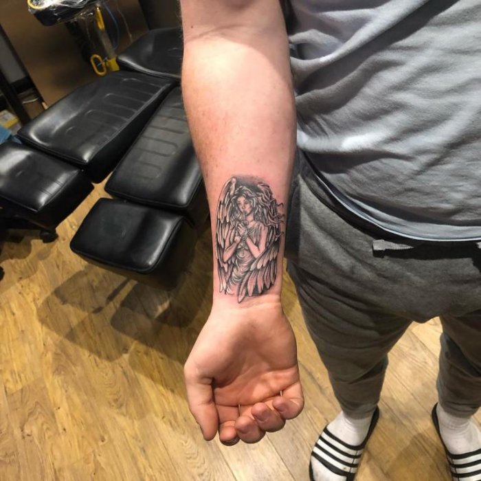 Тату на руке мужские Эстетика