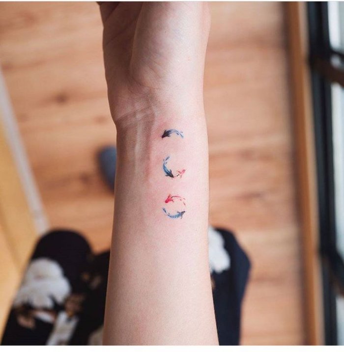 Маленькие таьухи на запястье