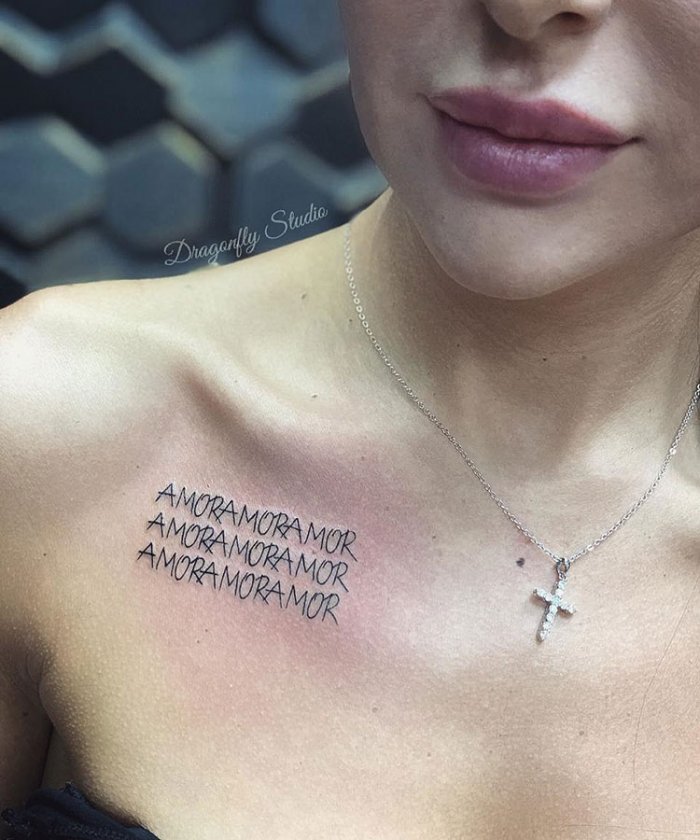 Тату надписи на ключице женские