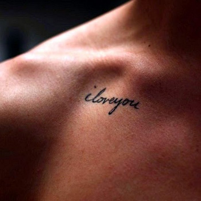 Тату надписи на ключице женские